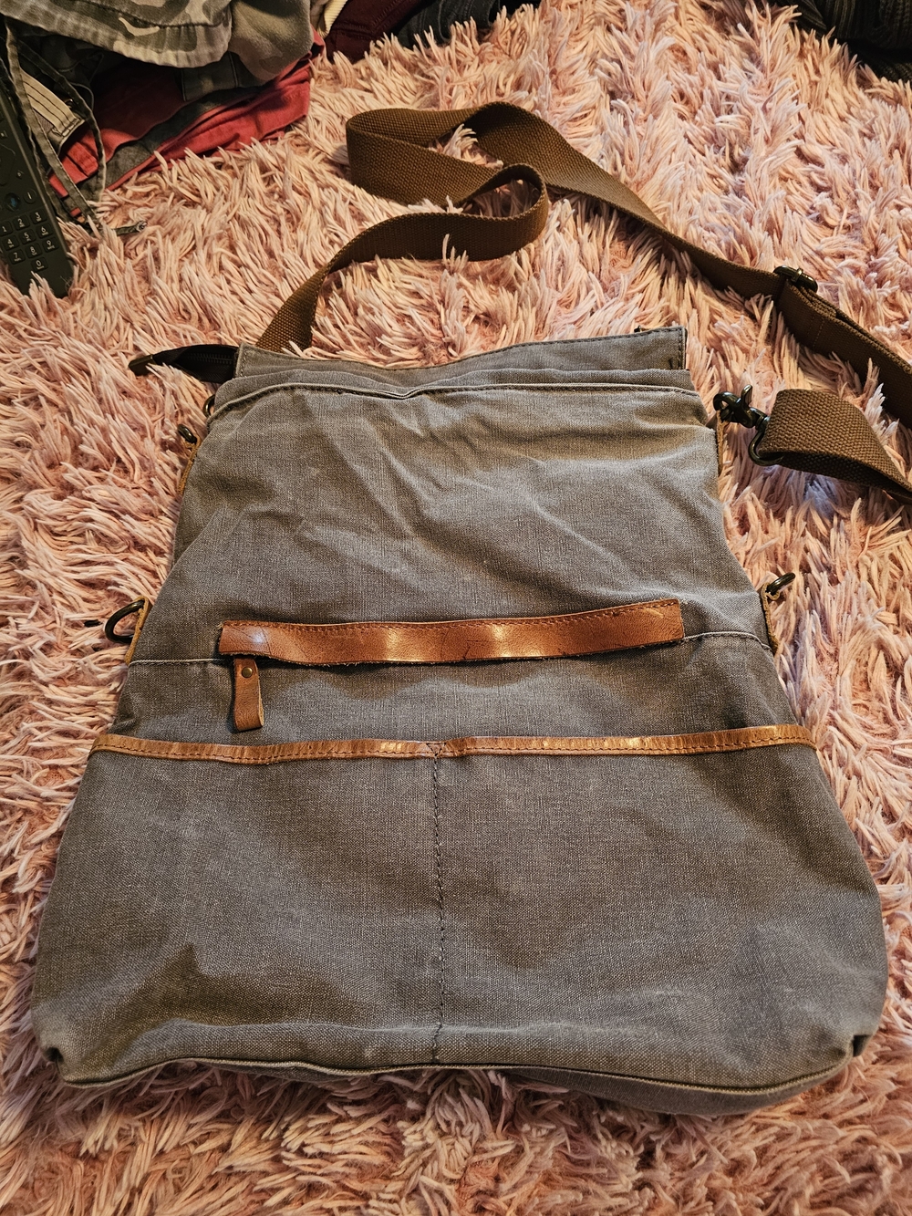Everyday Gray Canvas Crossbody Bag with Brown Trim - Picture 3 of 3